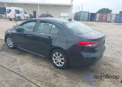 2021 Toyota Corolla Le z USA, uszkodzony, nr VIN 5YFEPMAE8MP162103